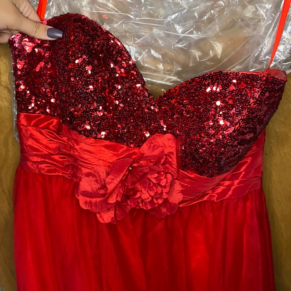 Red cocktail dresss